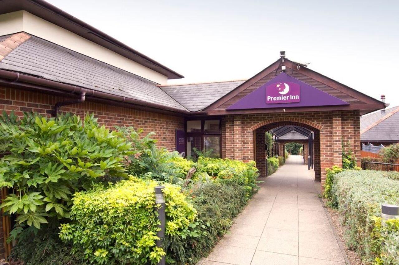 Premier Inn High Wycombe/Beaconsfield Extérieur photo