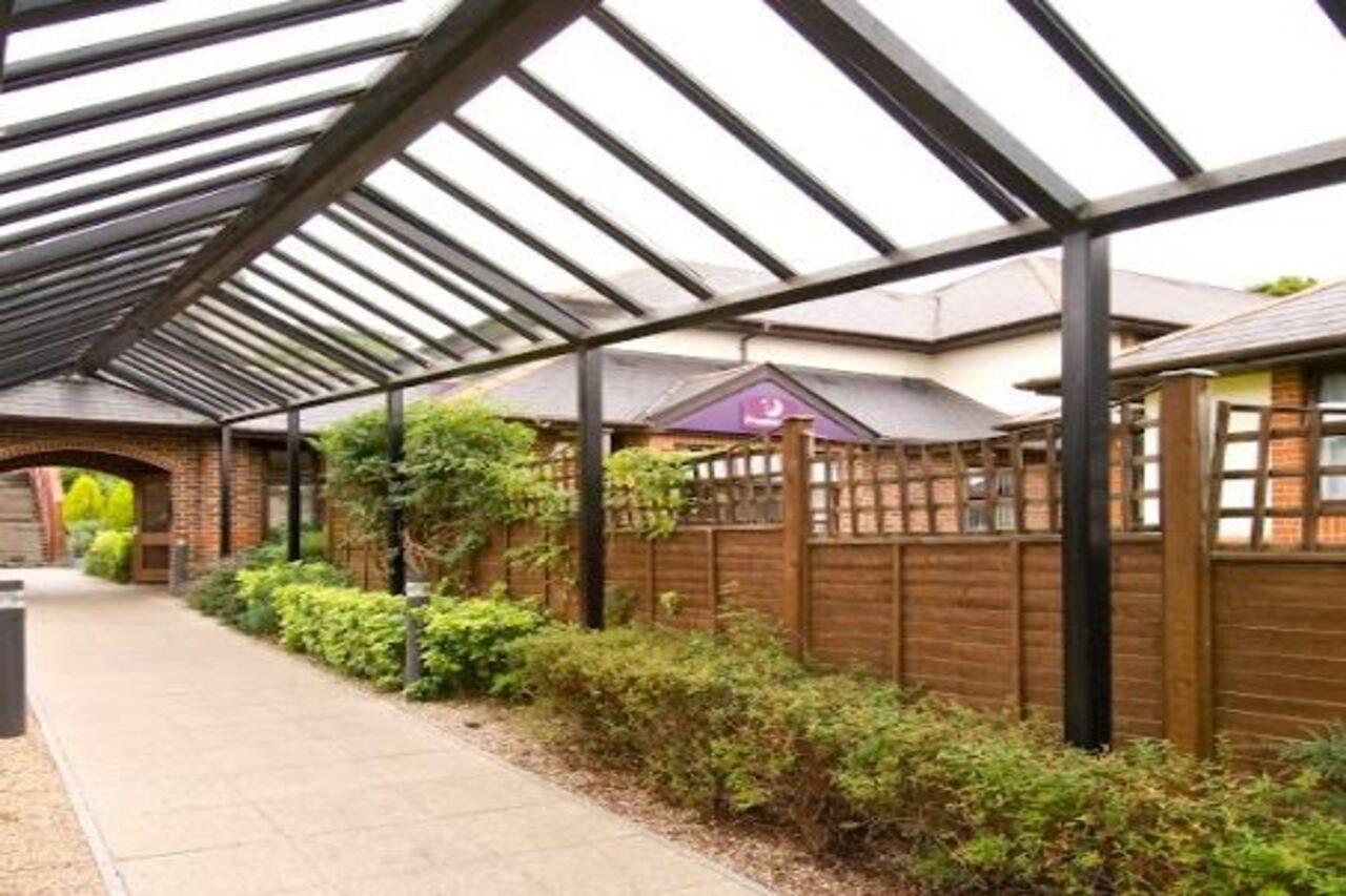 Premier Inn High Wycombe/Beaconsfield Extérieur photo