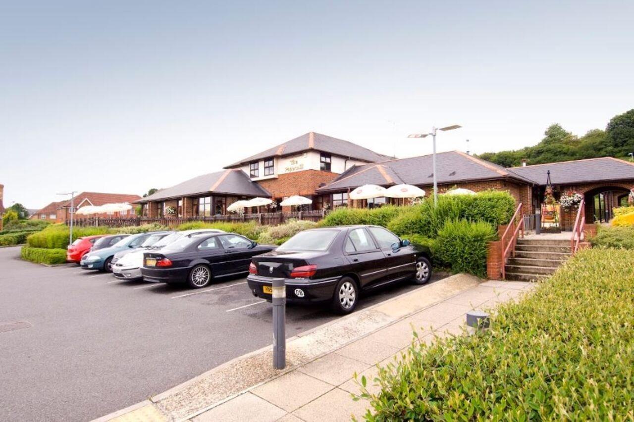 Premier Inn High Wycombe/Beaconsfield Extérieur photo