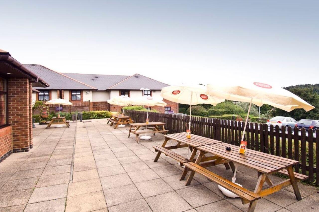 Premier Inn High Wycombe/Beaconsfield Extérieur photo