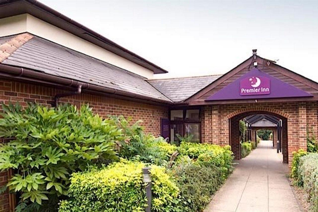Premier Inn High Wycombe/Beaconsfield Extérieur photo