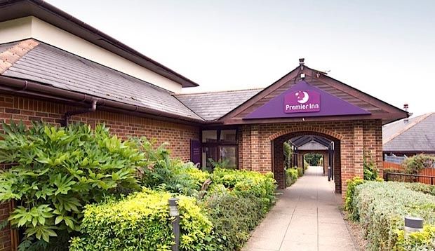 Premier Inn High Wycombe/Beaconsfield Extérieur photo